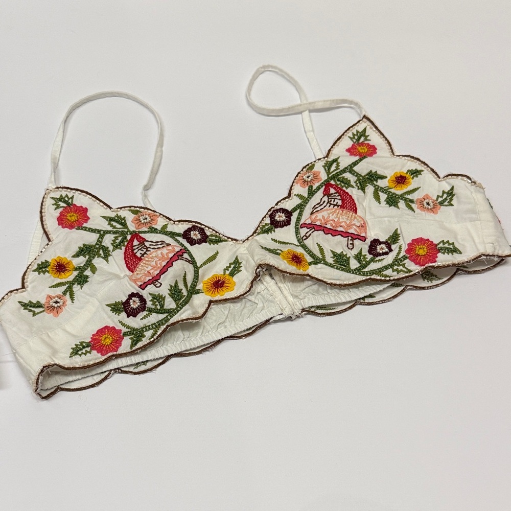 NWT Anthropologie White Scalloped Floral Embroidered Bralette, Size Small
